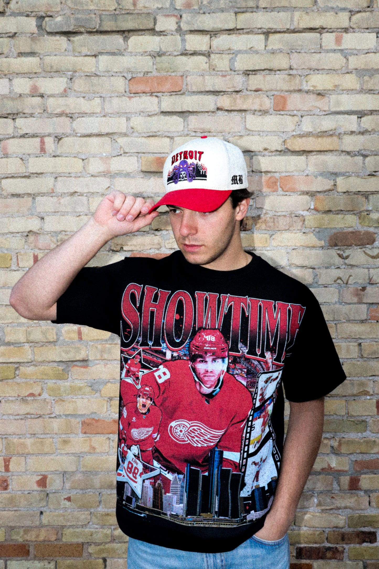 SHOWTIME TEE