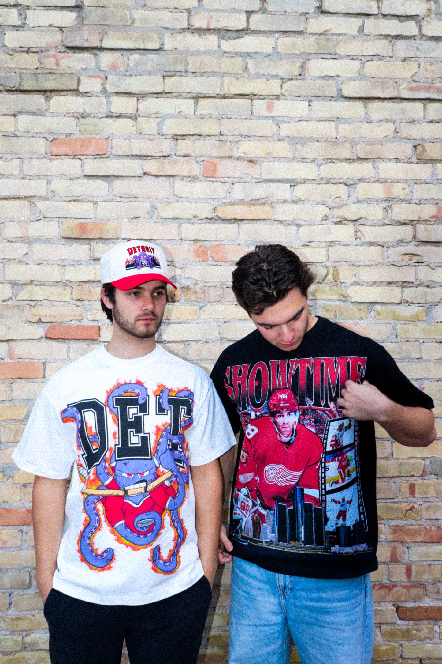 SHOWTIME TEE